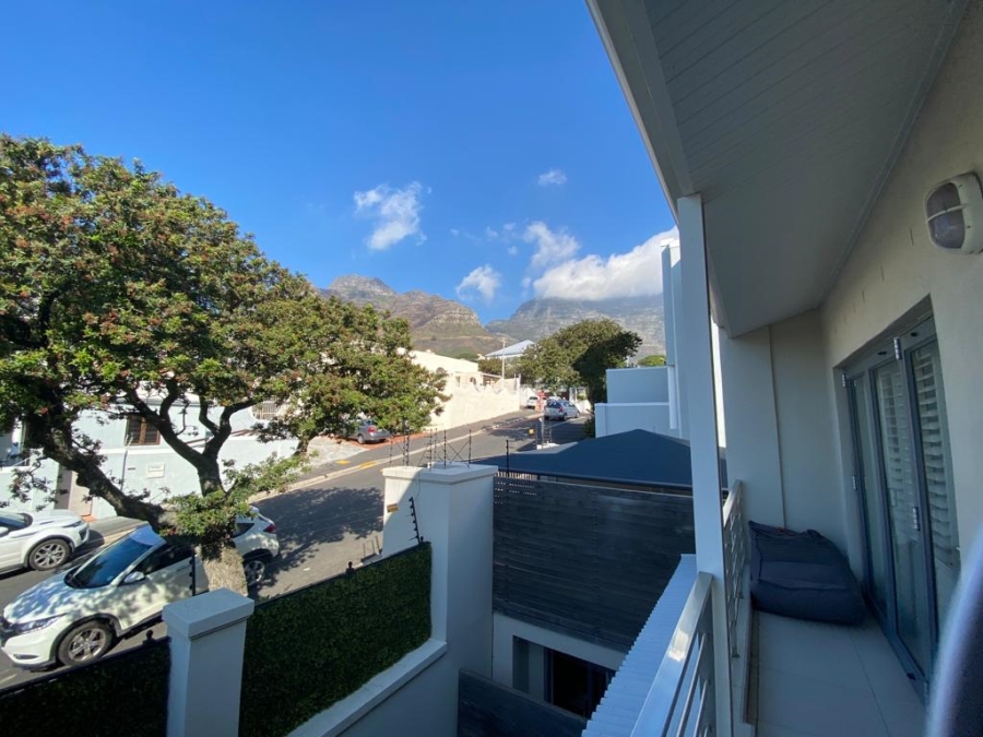 2 Bedroom Property for Sale in Vredehoek Western Cape